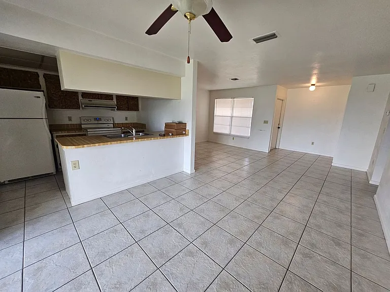 120 SW Trafalgar Pkwy — Photo 17