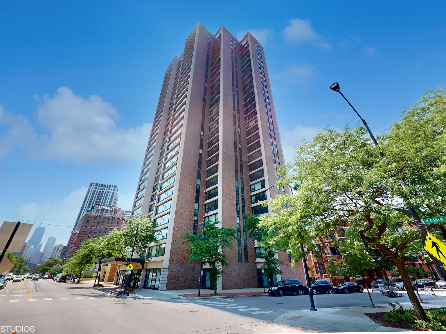 1 bed, 800 sqft, $2,800 — Photo 2