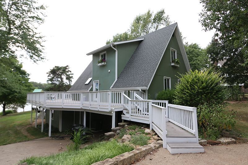 1st image of 645 W Melchoir Dr N