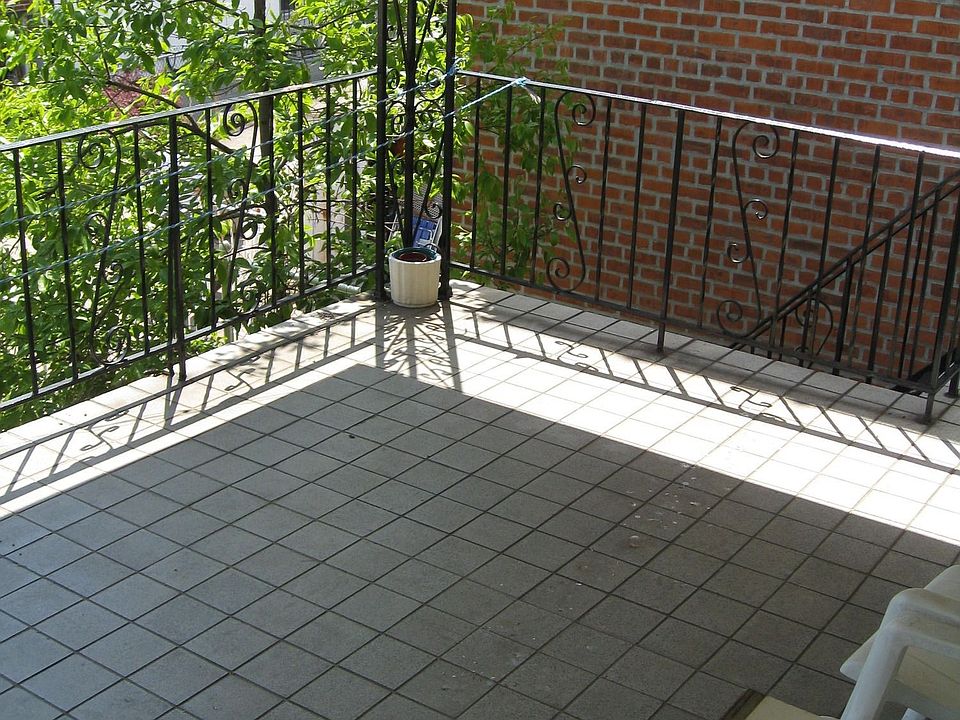 2nd image of 3038 Coddington Ave