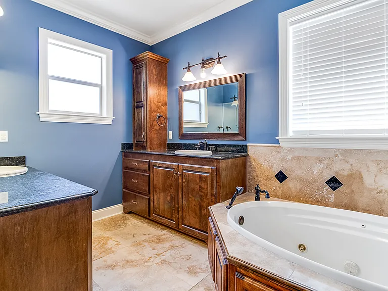 117 Maple Grove Ln — Photo 8