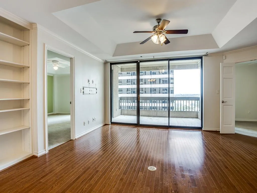 2 bed, 1387 sqft, $4,300 — Photo 3