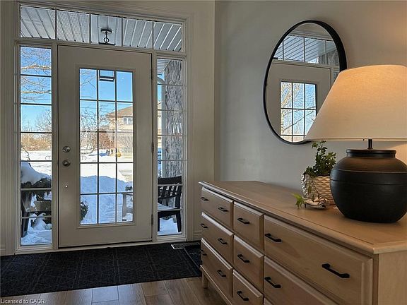 5th image of 128 Brown St