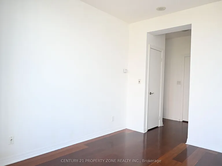 1359 Rathburn Rd E #405 — Photo 16