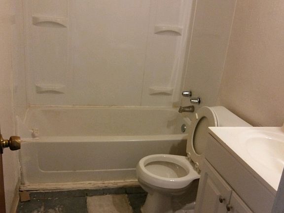 5th image of 4404 E 142nd St