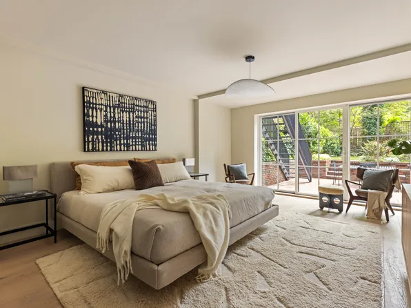 323 Clinton Street image 17 of 30