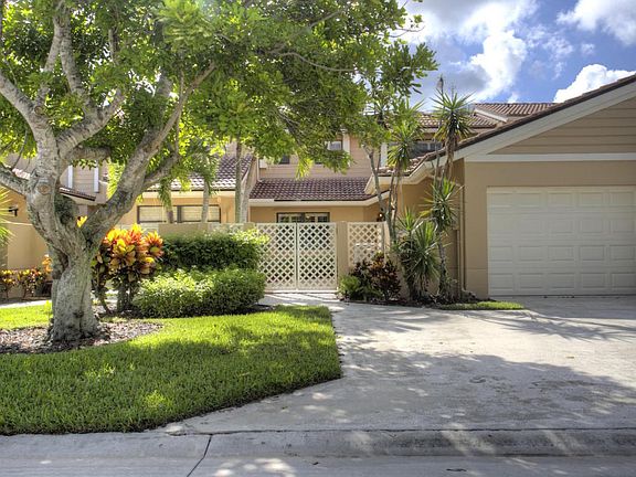 Home For Sale In Pga National