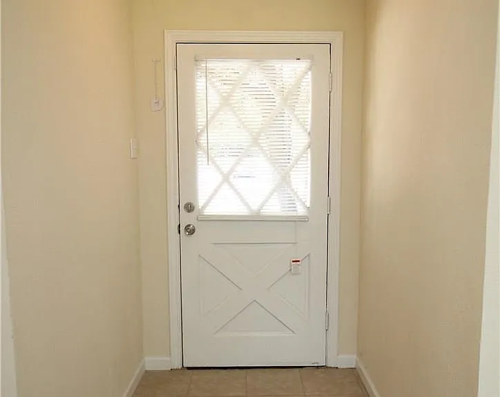 902 Lindo Dr — Photo 6
