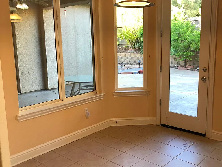 4365 Rosenstock Way — Photo 11