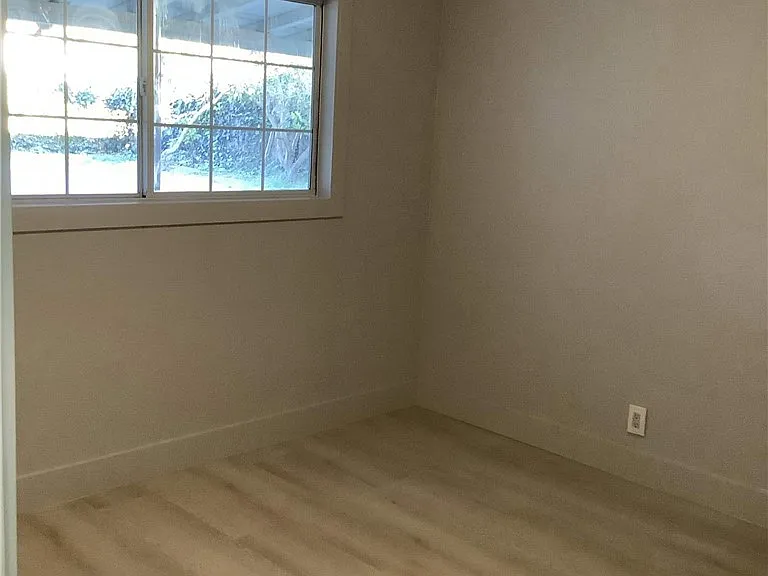 1113 S Virlee St — Photo 12