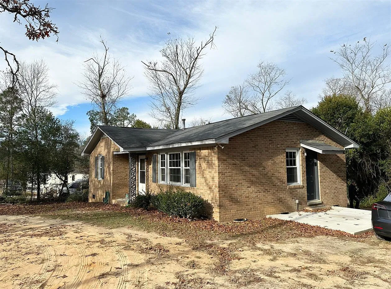 3 bed, 1035 sqft, $1,650 — Photo 3