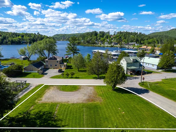 57 Duprey St, Saranac Lake, NY 12983