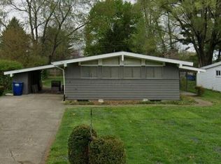 1082 Woodlawn Ave, Newark, OH 43055