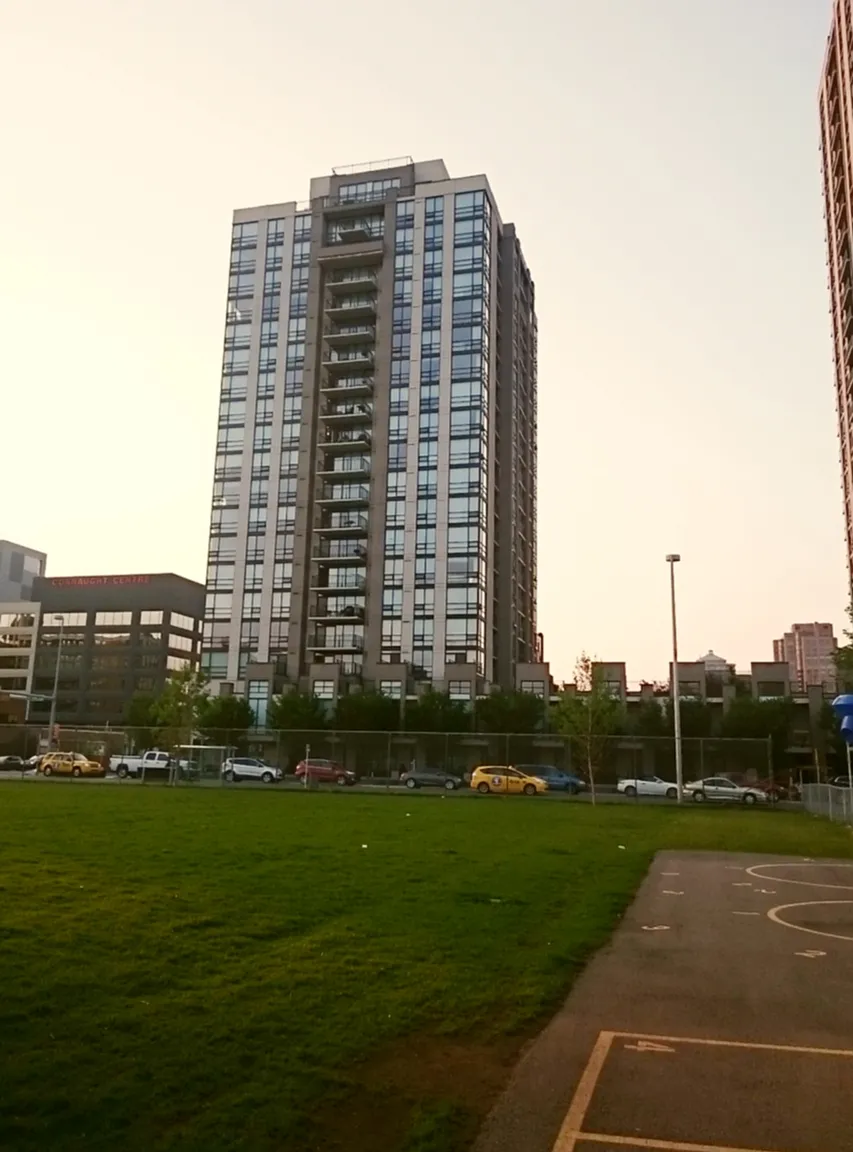 11th St SW, Calgary — Photo 1