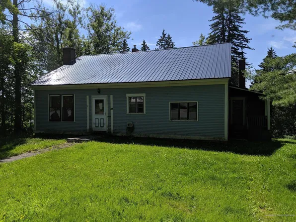 22 Collins St, Caribou, ME 04736