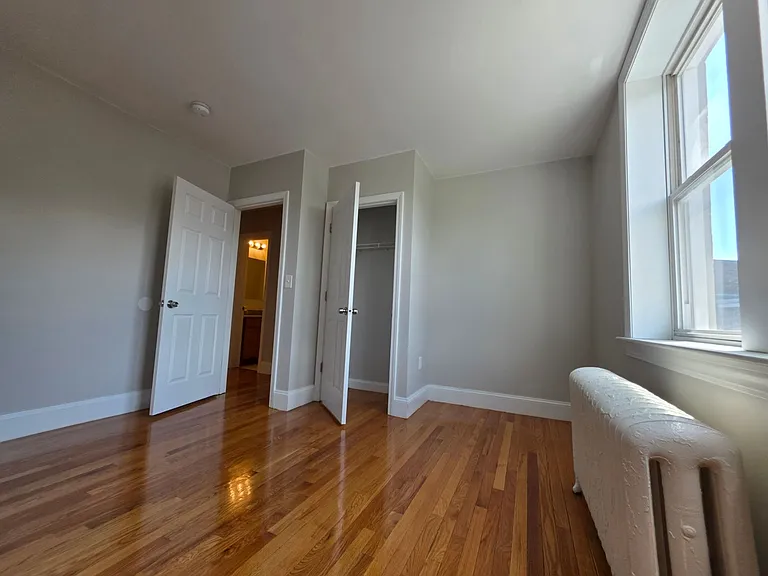 85 Egmont St #2 — Photo 5