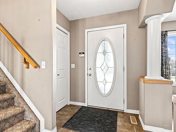 3rd image of 122 Highgrove Ter