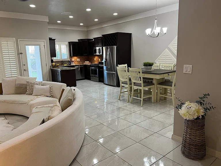 14258 Loma Esmeralda Dr — Photo 2