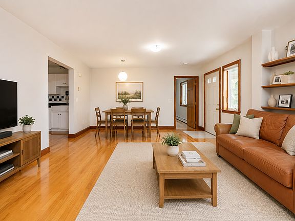 2nd image of 21 Orchard St #1
