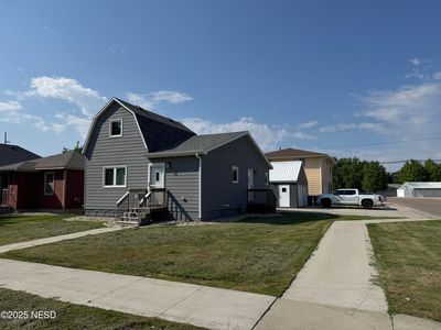 523 1st Ave NE, Watertown, SD, 57201