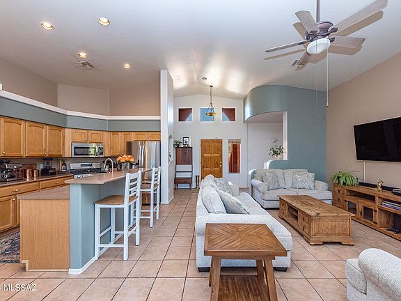 5th image of 2943 W Royal Copeland Dr