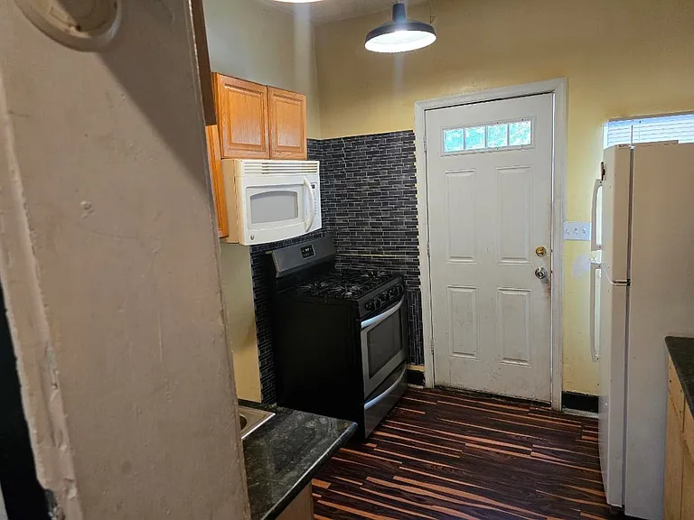 2453 Westport St — Photo 8
