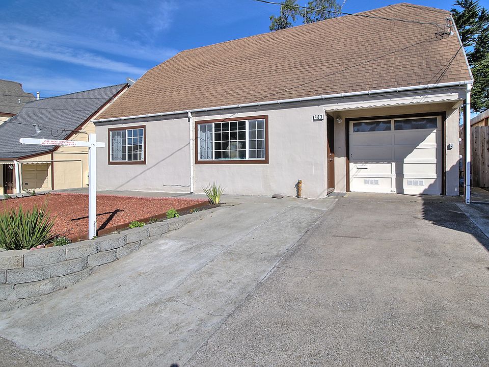 1st image of 483 Lomond Dr