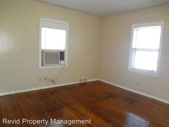 5th image of 327 Marianna St