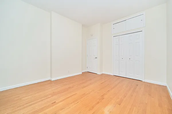 Rented by Living New York | media 12