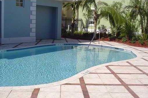 Tropical Pool 