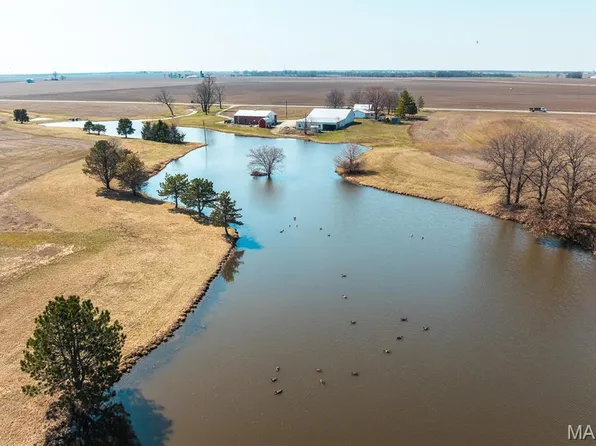 7516 Shipman Cutoff Rd, Shipman, IL 62685