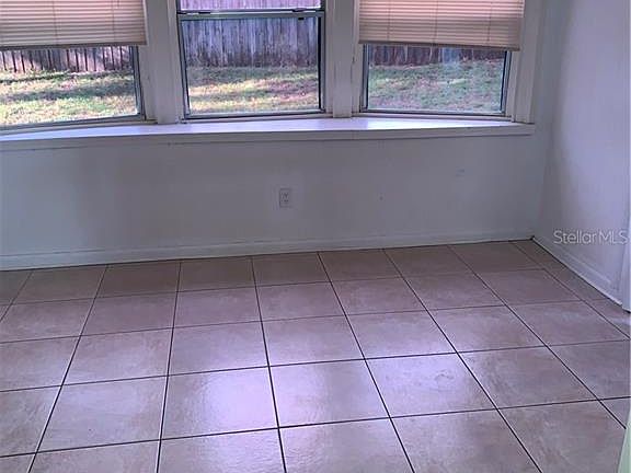 3rd image of 4423 W Varn Ave