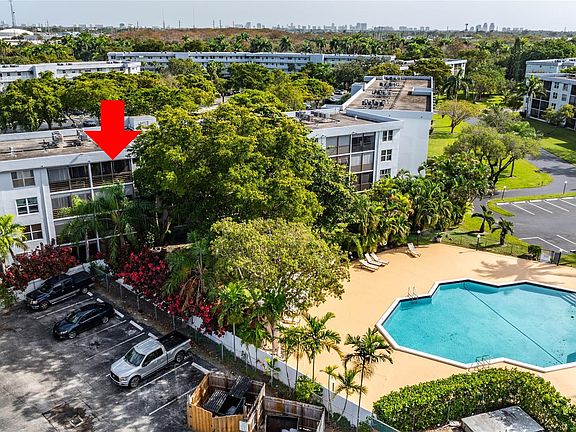 3rd image of 118 Royal Park Drive #4E