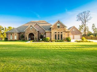 704 Mystic Creek Dr, El Dorado, AR 71730