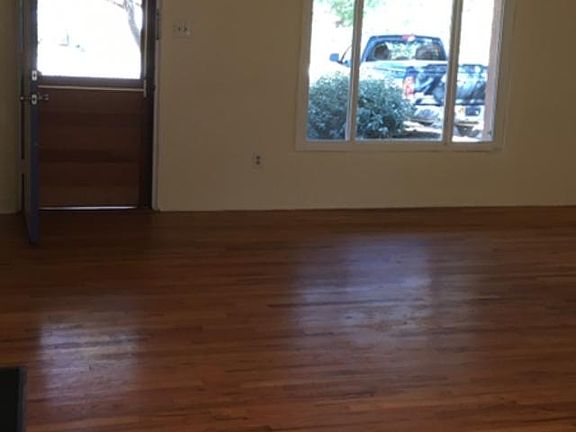 5th image of 609 Valverde Dr SE