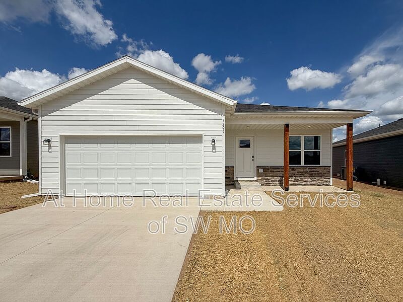 1st image of 5205 W Crestmere Dr