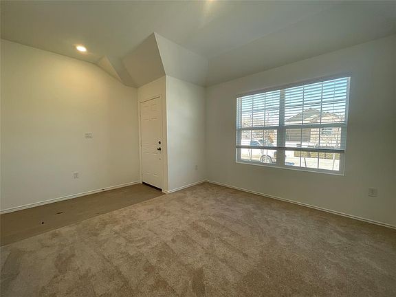 4th image of 216 Camargue Dr