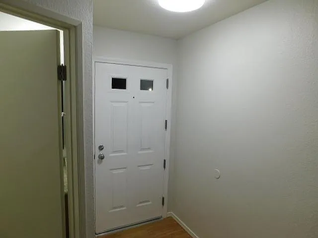 2 bed, 2.5 bath, 1180 sqft, $2,650 — Photo 2