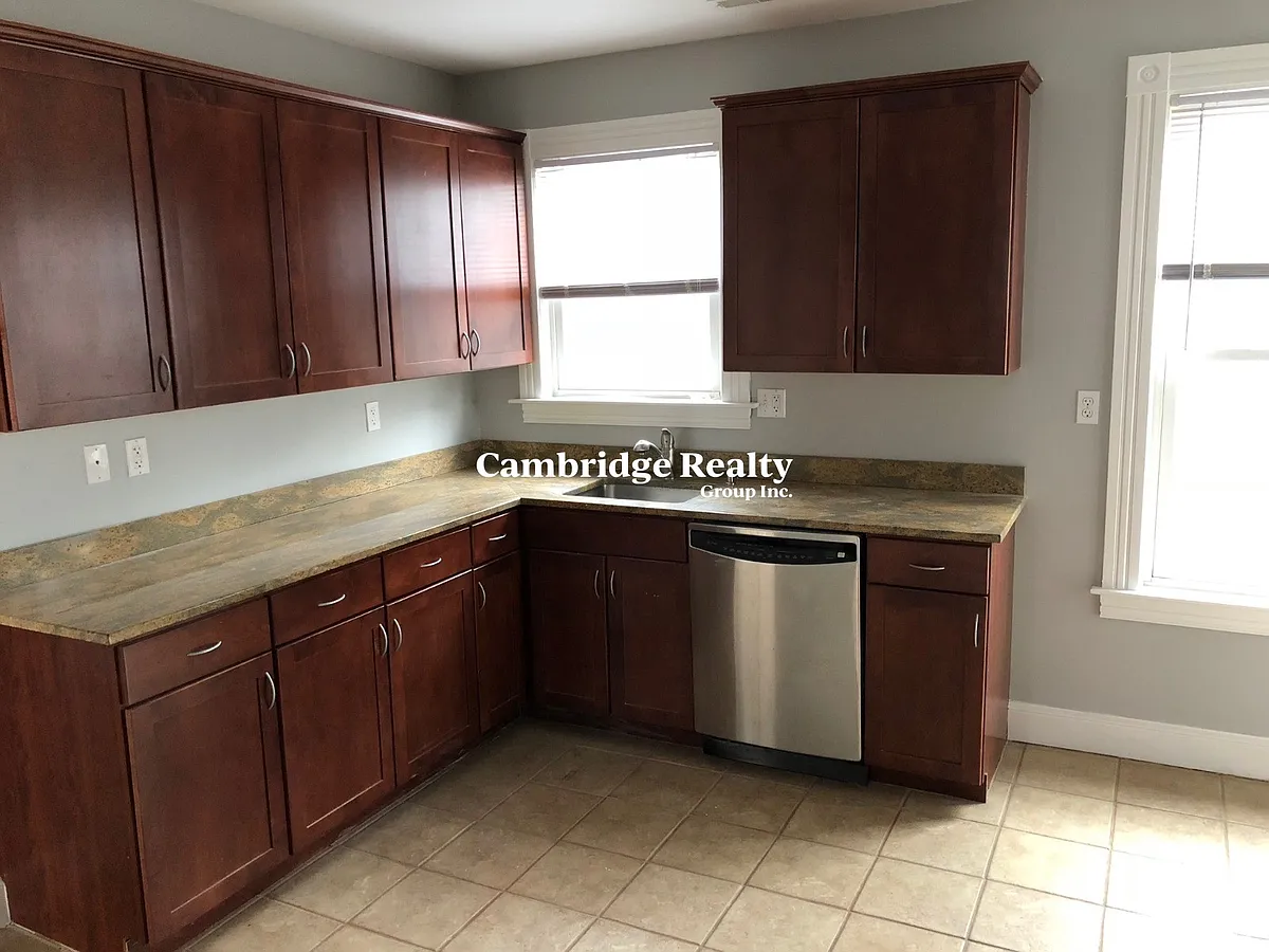 Building Photo - 122 Calumet St #2T