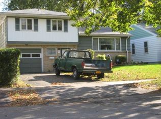 82 Greenlane Dr, Rochester, NY 14609