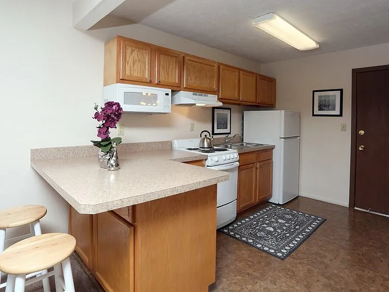 Peppertree Apartments — Photo 11