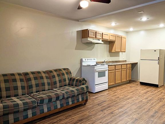 3rd image of 690 W Judson St APT 3