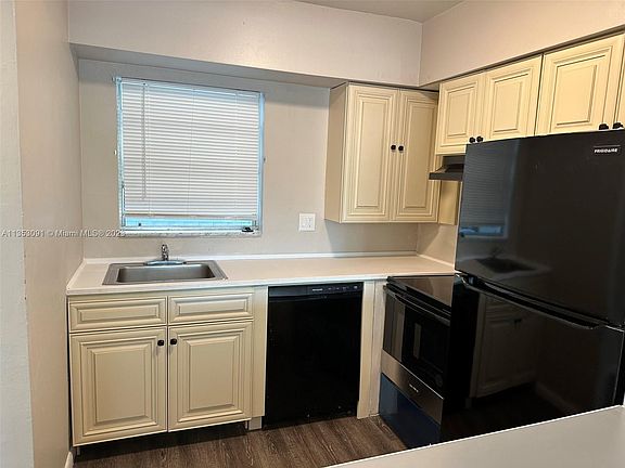 3rd image of 6505 Winfield Blvd #B-56
