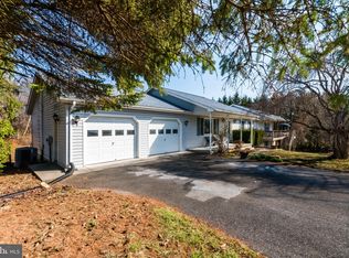 89 Charming Ln, Bunker Hill, WV 25413