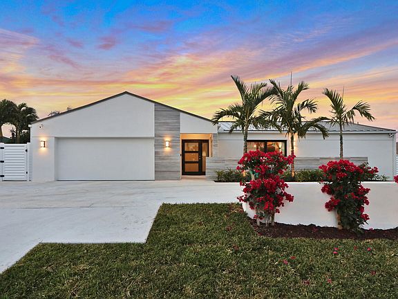 2nd image of 441 S Lyra Cir