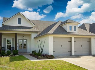 304 Whispering Meadows Rd, Broussard, LA 70518