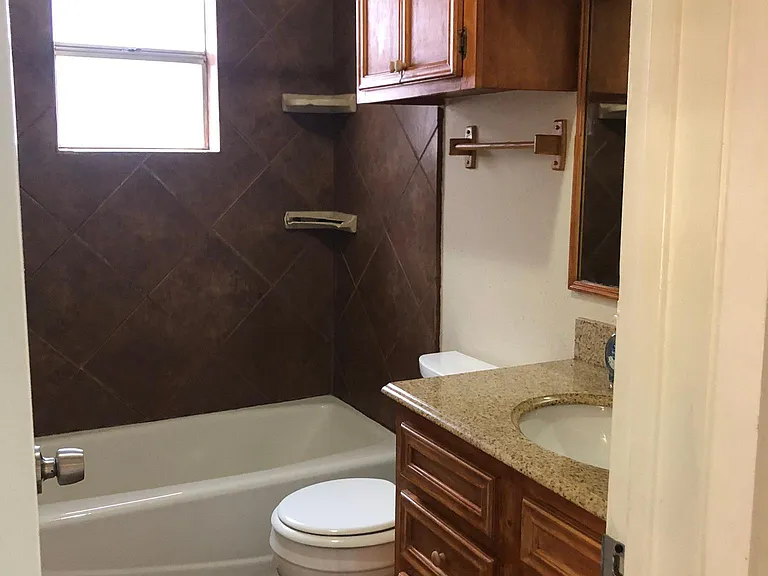 2927 Helmsley Dr — Photo 22