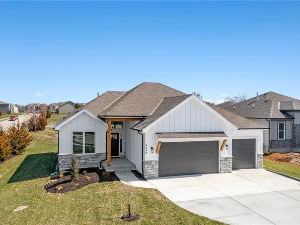 9249 Saddletop St, Lenexa, KS 66227