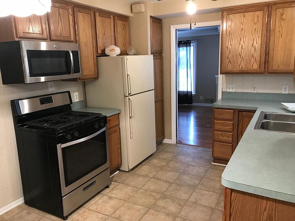 2nd image of 23359 Masch Ave