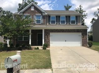 2709 Lawson Dr, Waxhaw, NC 28173